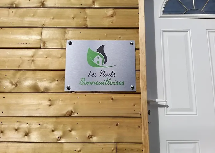 Les Nuits Bonneuilloises Le Mustang Holiday home Bonneuil-Les-Eaux